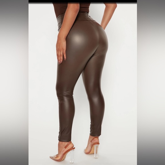 Chocolate Faux leather leggings - Picture 3 of 5